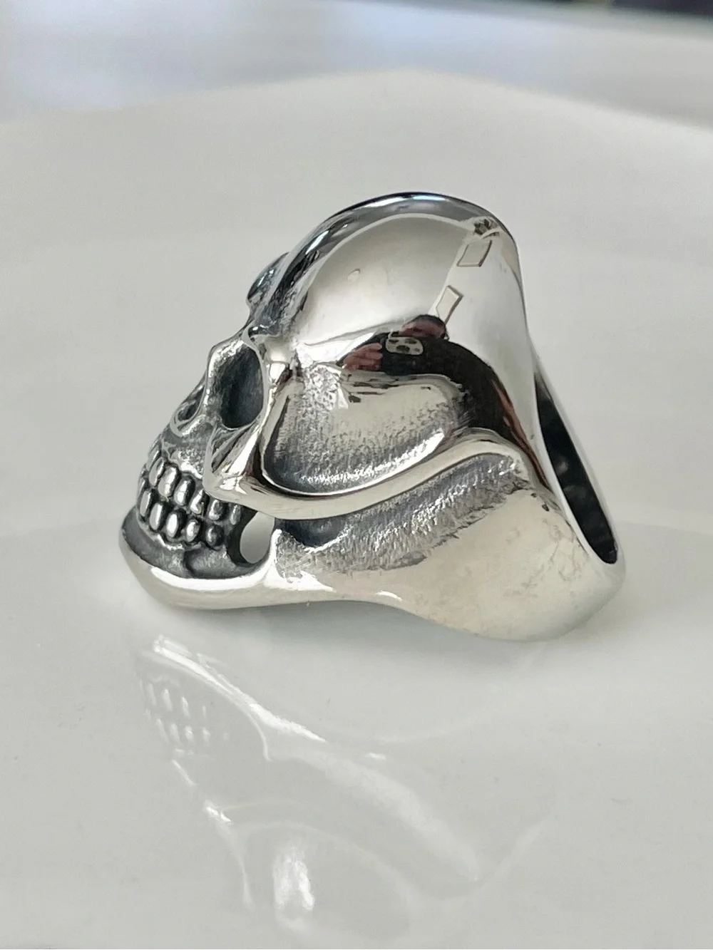 Men's Silver Skull Ring - Bold Gothic Fashion